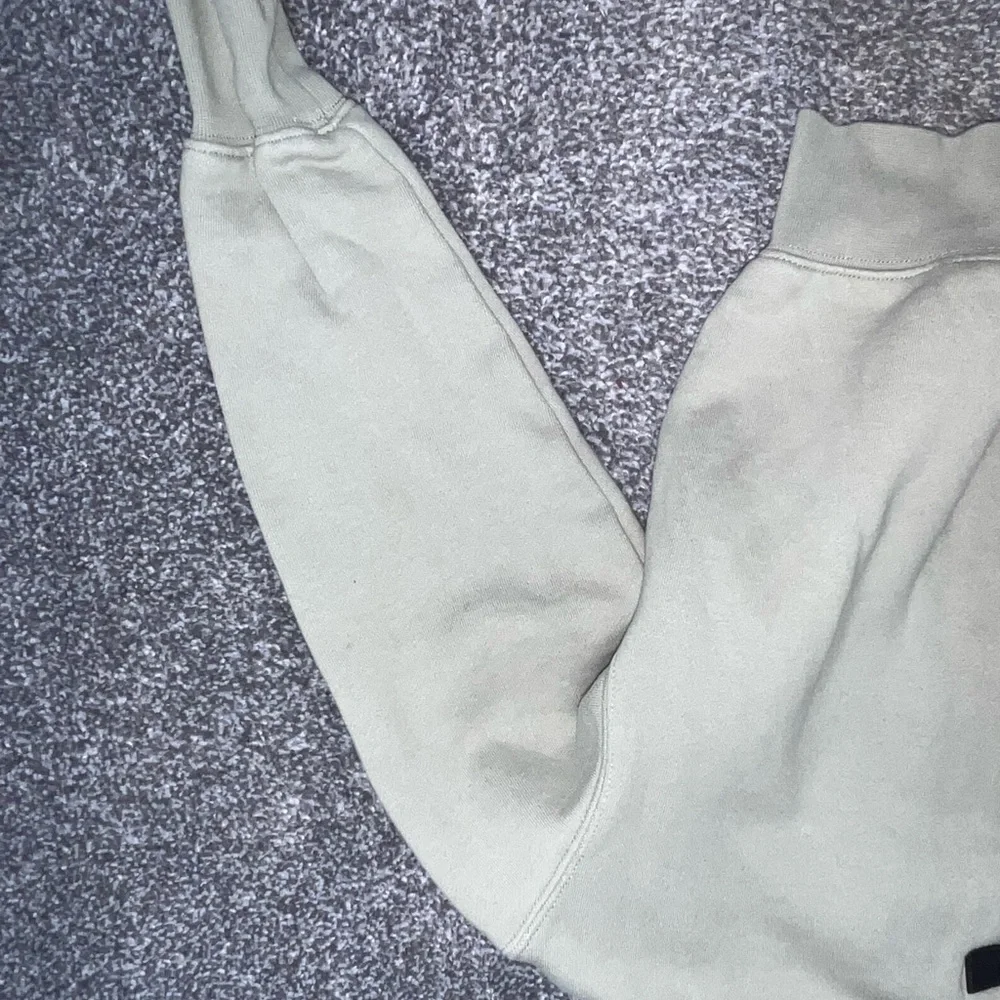 Fear of God Essentials Kids Sage Green Logo Sweatshirt 4-5 years